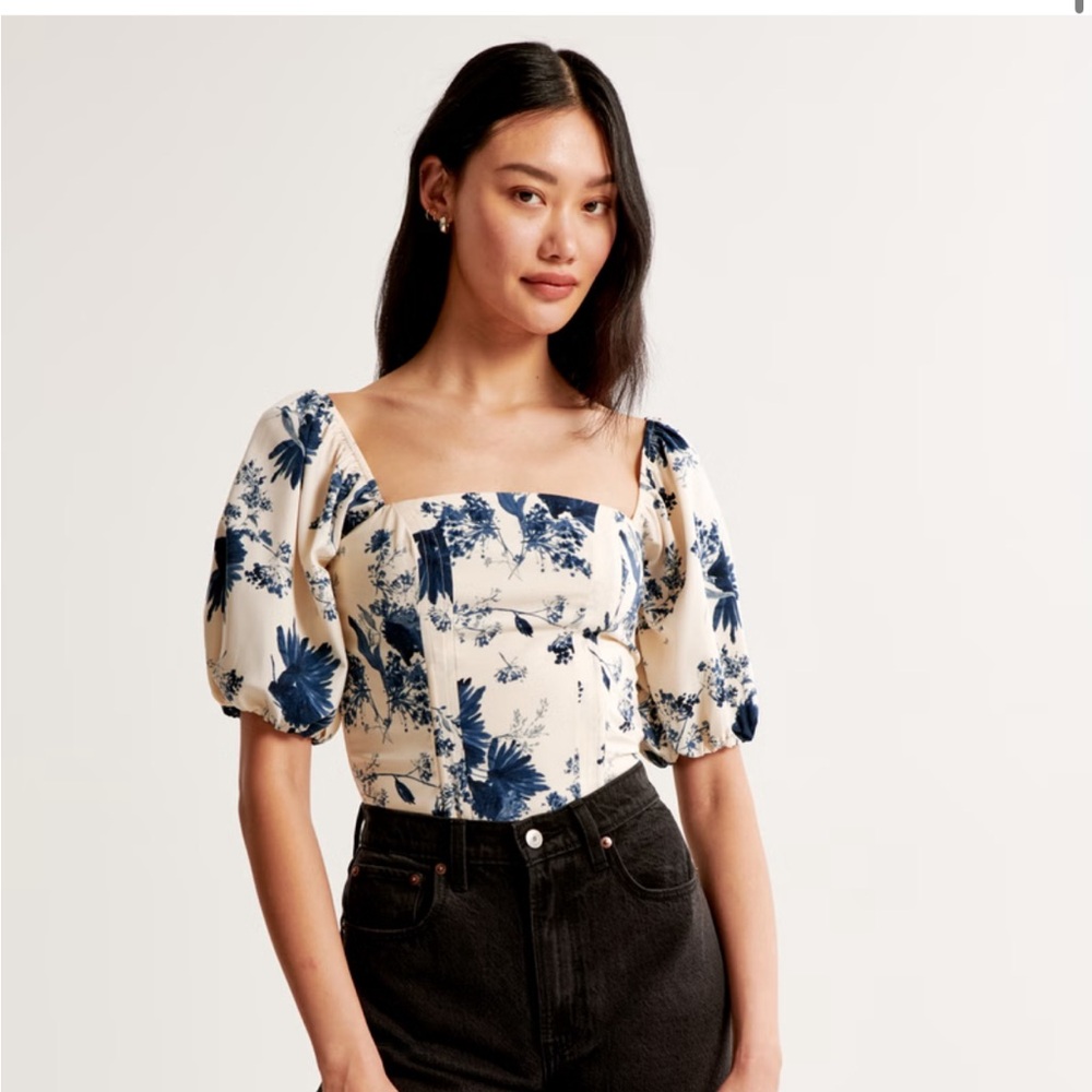 A&F Puff Sleeve Square Neck Crepe Top | Large